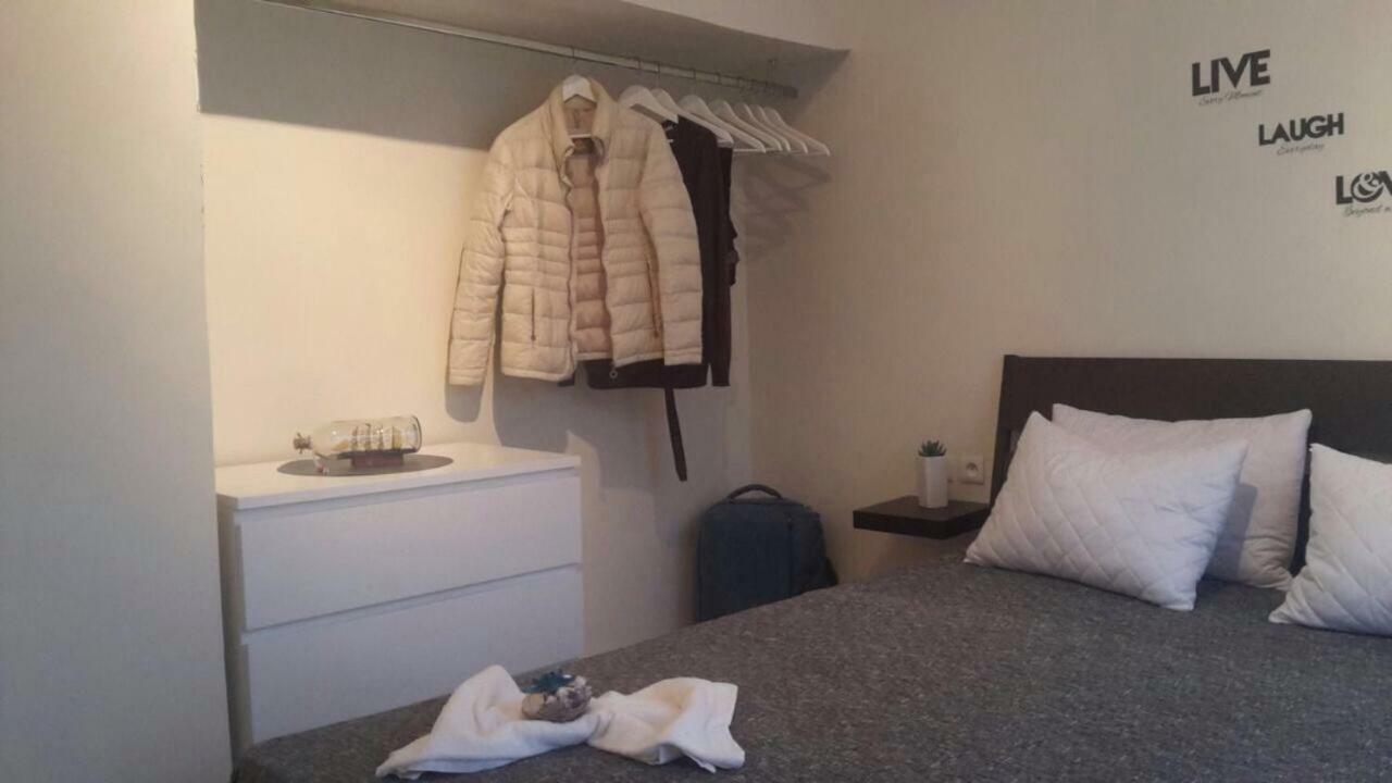 Apartment By The Beach ネオイ・エピヴァタイ エクステリア 写真